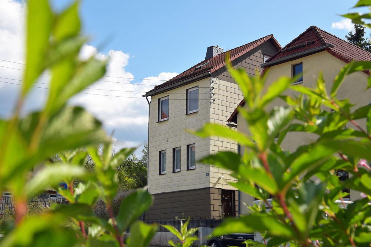 Monteurhaus-Arbeiterunterkunft Haus Markus Suhl Dış mekan fotoğraf